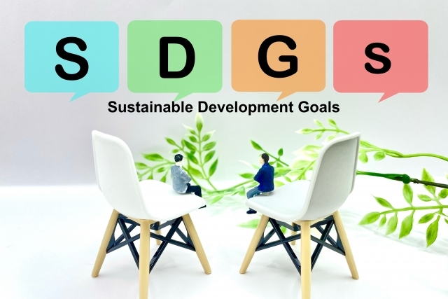【SDGsへの取り組み】環境に配慮したリサイクル素材のカードについて