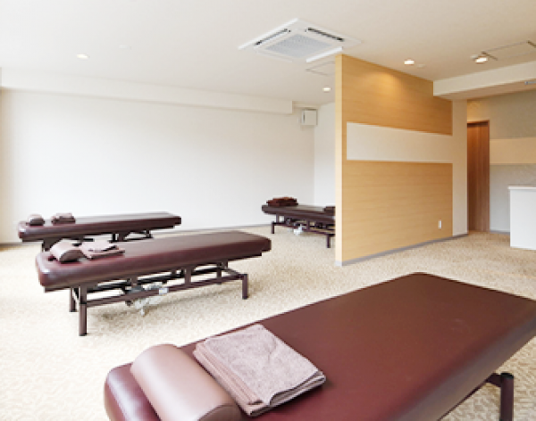 株式会社タケル（つばさ整体院）様　／　整体院