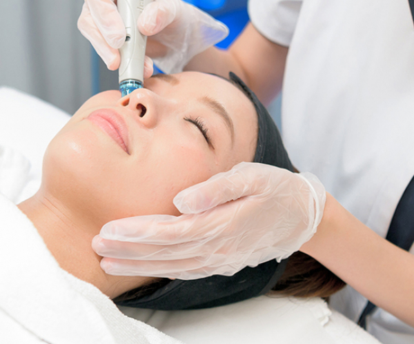 医療法人社団心斉会（きんさんクリニック）様　／　美容クリニック