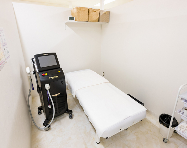 医療法人社団心斉会（きんさんクリニック）様　／　美容クリニック